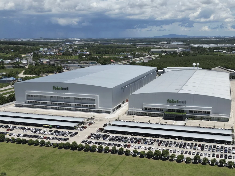 ผลงาน Turnkey & Build-to-Suit สร้างคลีนรูม อิเล็กทรอนิกส์มาตรฐาน ISO 5 และ ISO 6 พื้นที่กว่า 200,000 ตร.ม. สำหรับอุตสาหกรรม Precision Optical & Electronics ให้กับ Fabrinet โดย VOV International