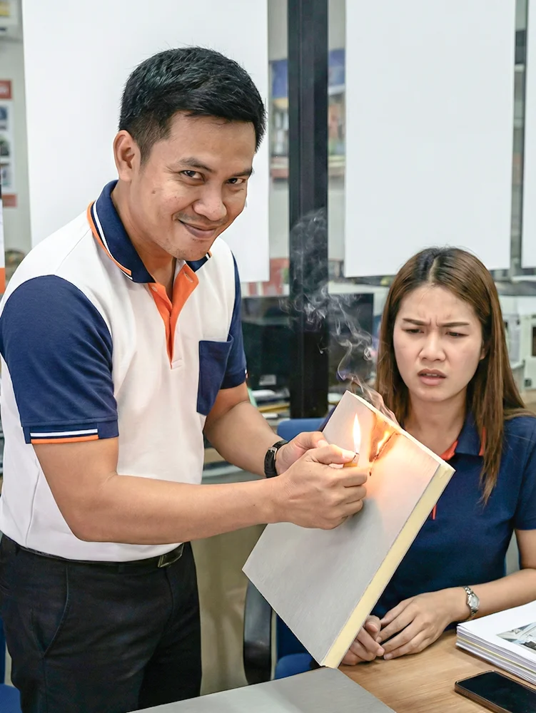 การทดสอบความร้อนแผ่นฉนวน PIR แท้ที่ไม่ลามไฟด้วยการพ่นไฟโดยตรง