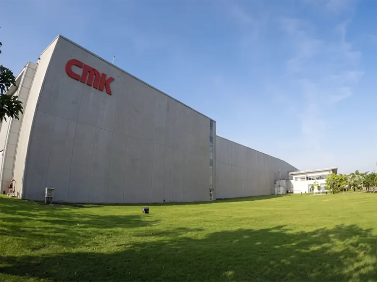 ผลงาน รับเหมาสร้างคลีนรูม ชนิดป้องกันไอกรด (Anti-Acid Corrosion) ผนังโพลีเมอร์ พื้นที่ 2,000 ตร.ม. แบบ Built-to-Suit สำหรับอุตสาหกรรม PCB โรงงาน CMK เฟส 1