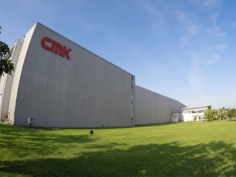 ผลงาน รับเหมาสร้างคลีนรูม ชนิดป้องกันไอกรด (Anti-Acid Corrosion) ผนังโพลีเมอร์ พื้นที่ 2,000 ตร.ม. แบบ Built-to-Suit สำหรับอุตสาหกรรม PCB โรงงาน CMK เฟส 1